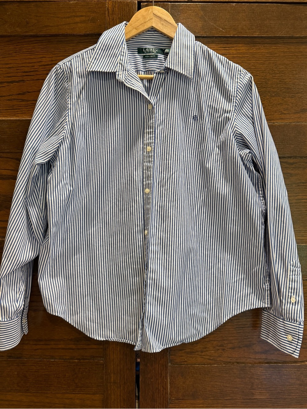 Lauren Ralph Lauren women’s large Blue Stripe Button-Down Shirt Classic cotton